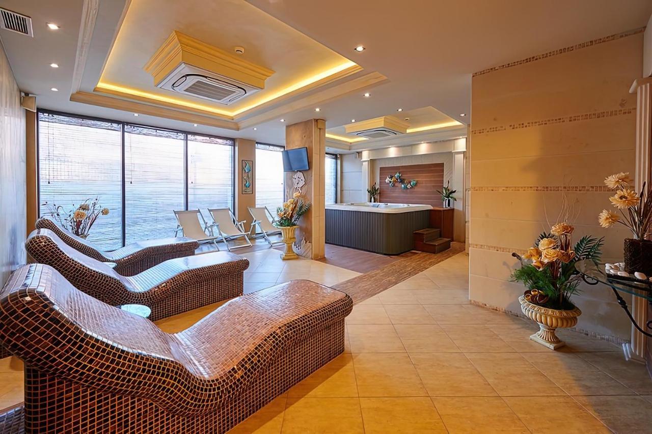 Private Apartments By The Sea With A Large Terrace In Apart Hotel! Pomorie Extérieur photo